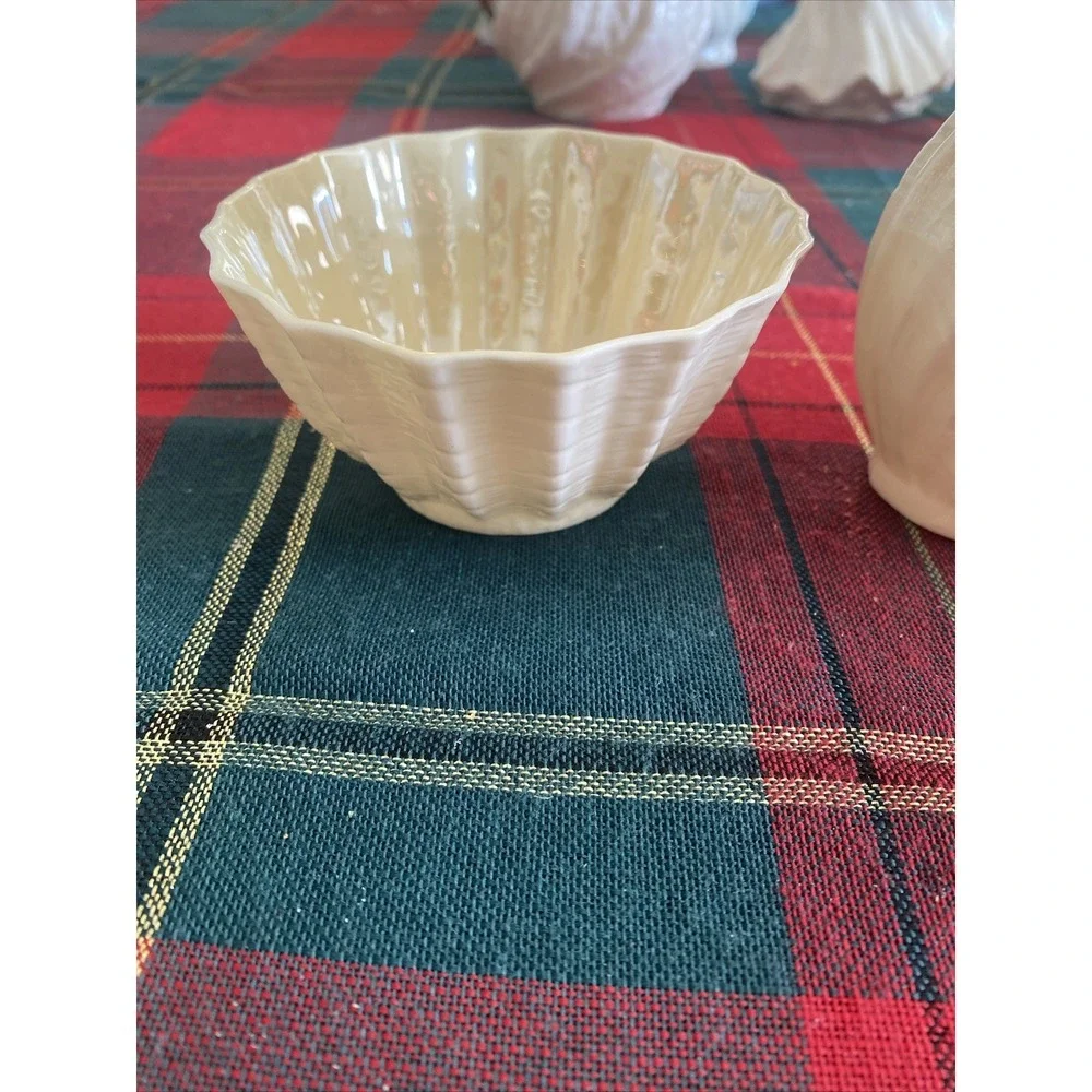 Vintage Belleek Shell Creamer & Sugar Bowl Yellow Inside Green 4th Mark 1946-55‎